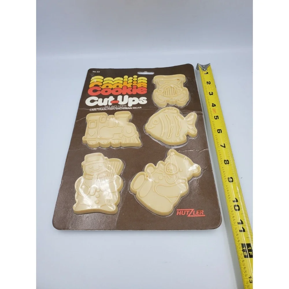 Vintage Cookie Cutters Hutzler Set‎ of 5 Cookie Cutters Sealed Bear Fish Animals
